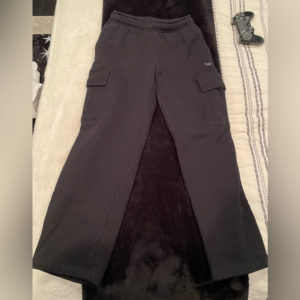 Aritzia TNA Cozy Fleece Mega Cargo Sweats